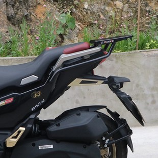 适用三阳M哈士奇后货架尾箱架衣架尾翼铝箱支架改装件