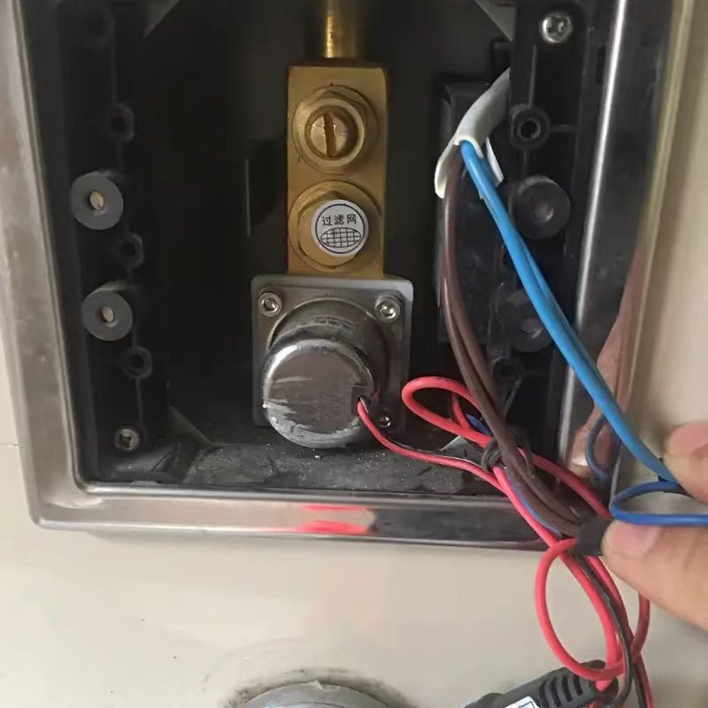 小便感应器自动冲水小便斗感应器电池变压器暗装小便感应器