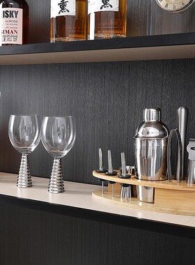 现代样板间装饰仿真洋酒酒店会所客厅酒柜醒酒器创意软装饰品