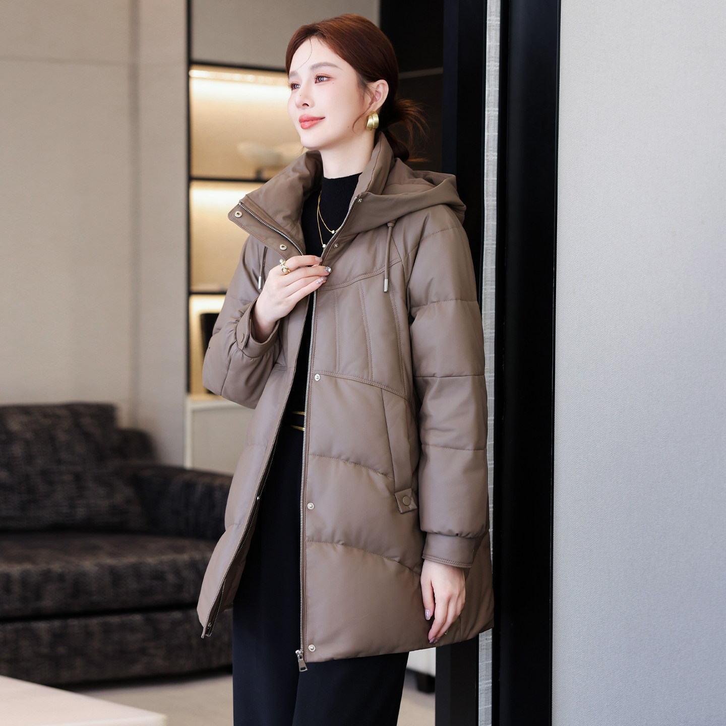 真皮羽绒服女短款2025新款