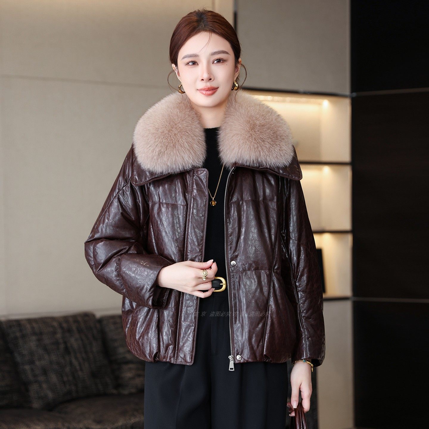 高端狐狸毛领真皮羽绒服女短款