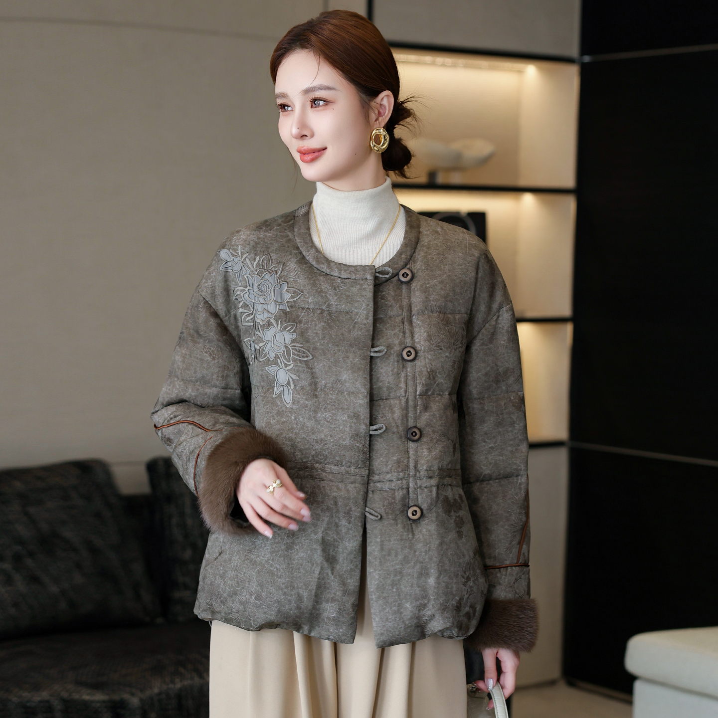 高端鹅绒羽绒服女2025冬季新