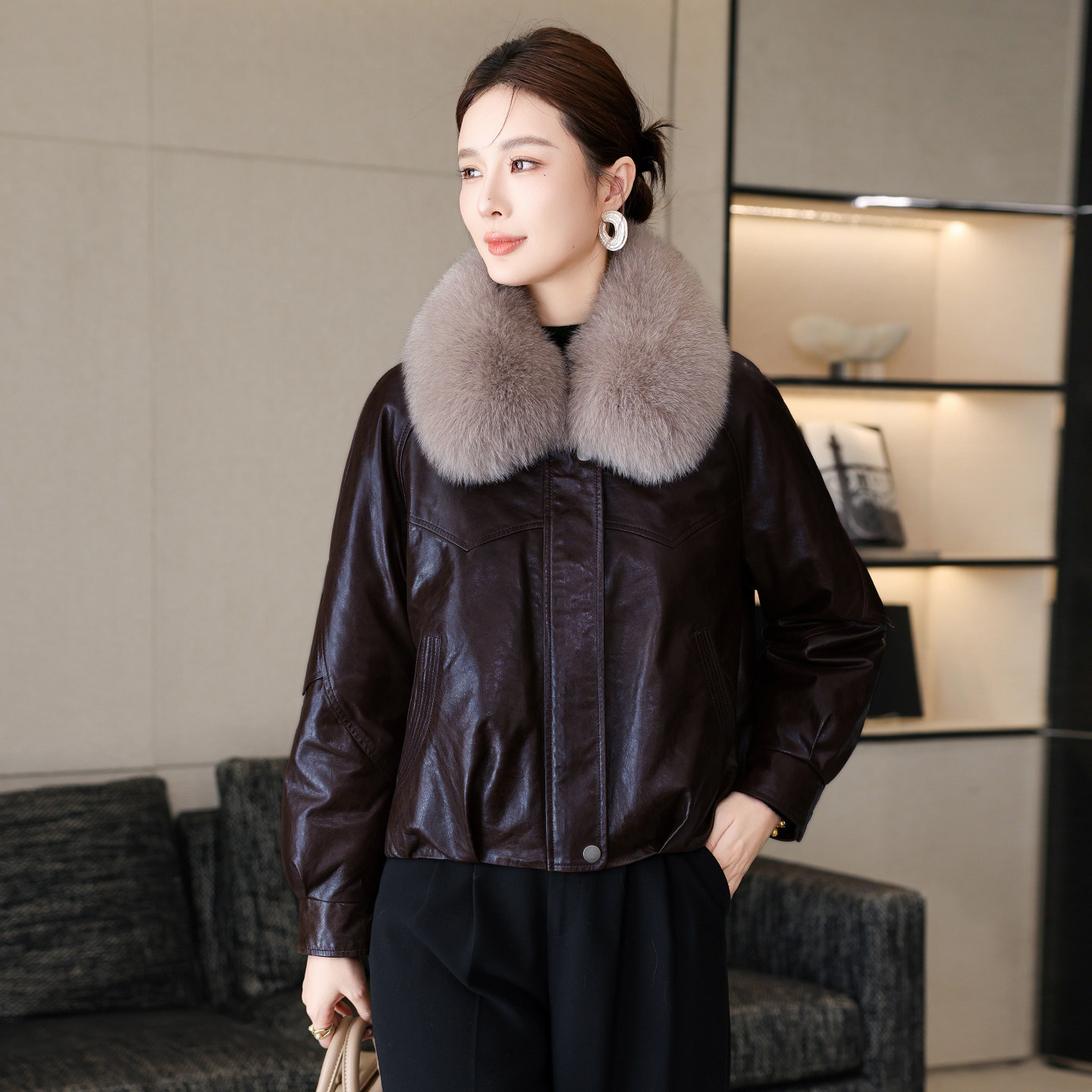 高端真皮皮衣女短款冬季新款狐狸毛领海宁绵羊皮羽绒服夹克外套