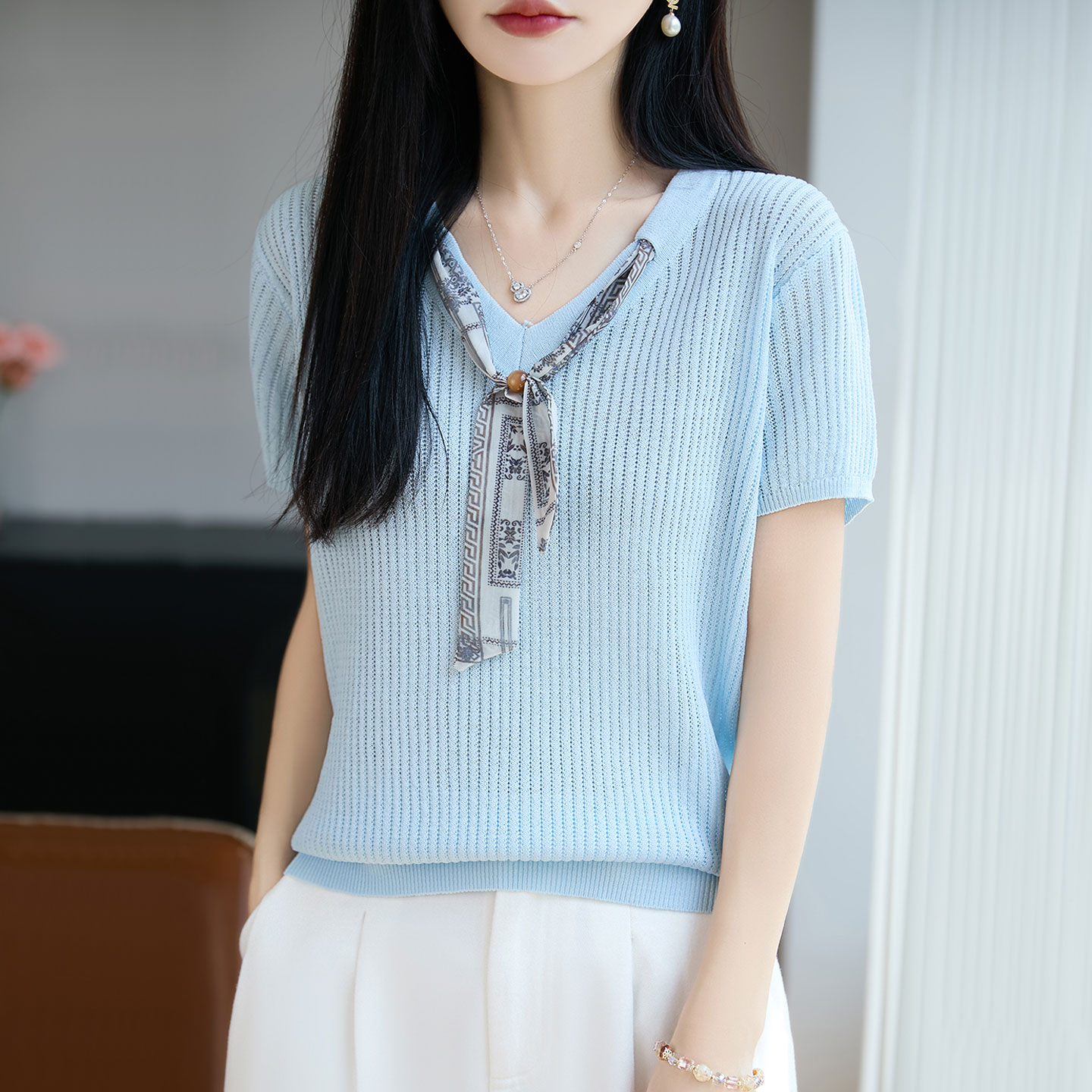 V领莱赛尔天丝短袖T恤女