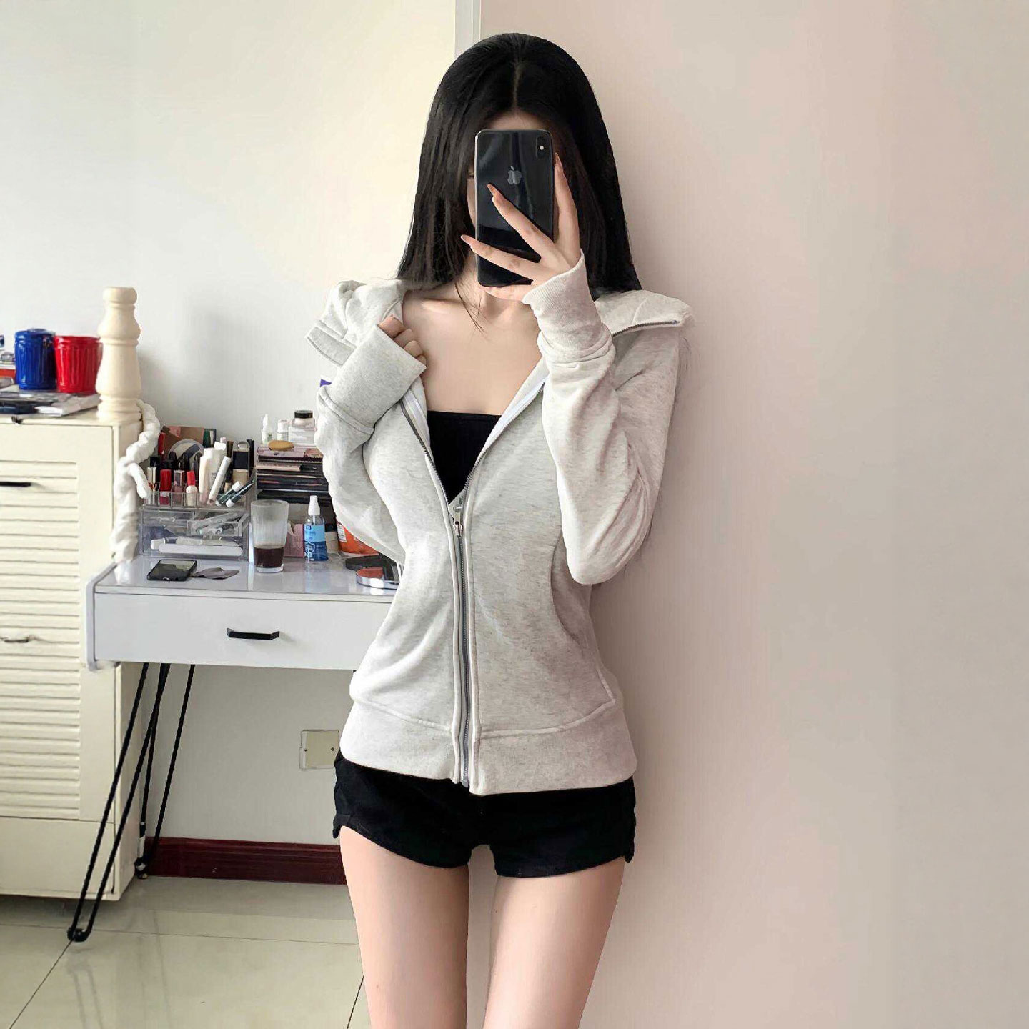 灰色运动卫衣外套女春夏季2026新款美式紧身显瘦连帽开衫拉链上衣