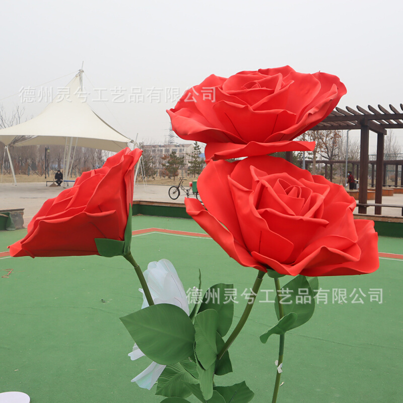 大型网红打卡玫瑰花仿真PE花街拍道具婚庆装饰路引商场布置批发