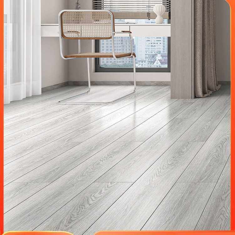 木地板家用强化复合灰色12mm环保金刚板卧室耐磨复古地板厂家直销