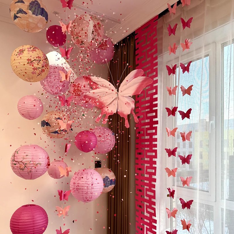 婚房布置女方晨袍拍照背景结婚客厅卧室灯笼装饰新房蝴蝶拉花套装