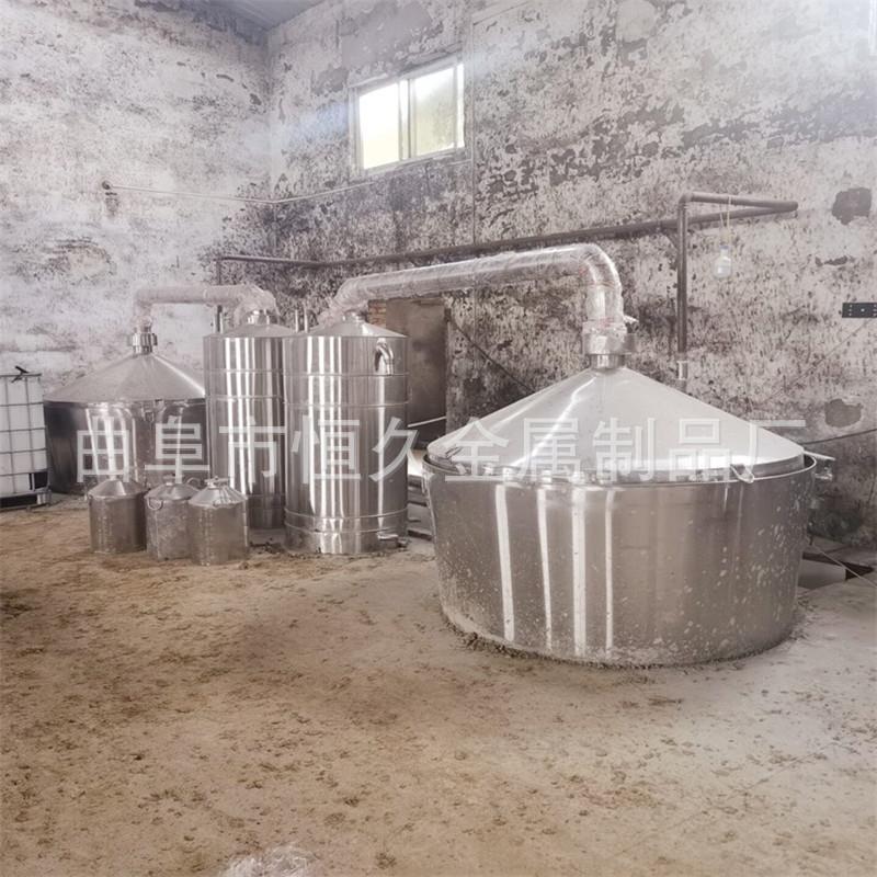 酒厂大型白酒酿酒设备 粮食酒蒸酒锅800斤双层分体不锈钢酿酒蒸锅