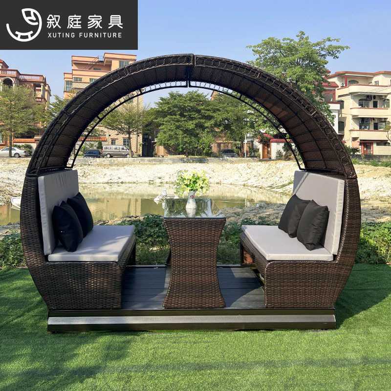 户外四人动力摇椅庭院秋千多人休闲椅室外花园外摆藤编滑轨摇摇椅