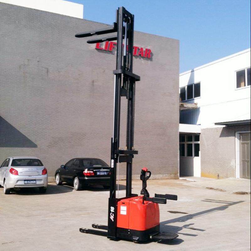 好拉CDD站驾式电动堆高车三门架4.5米电动叉车堆垛车窄腿