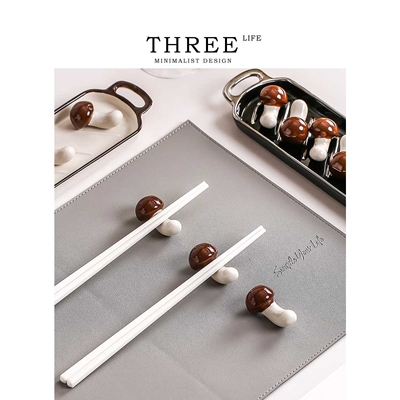 ?Tlife ·Luolan· 家用可爱筷托陶瓷筷枕创意蘑菇筷子架 | 落澜