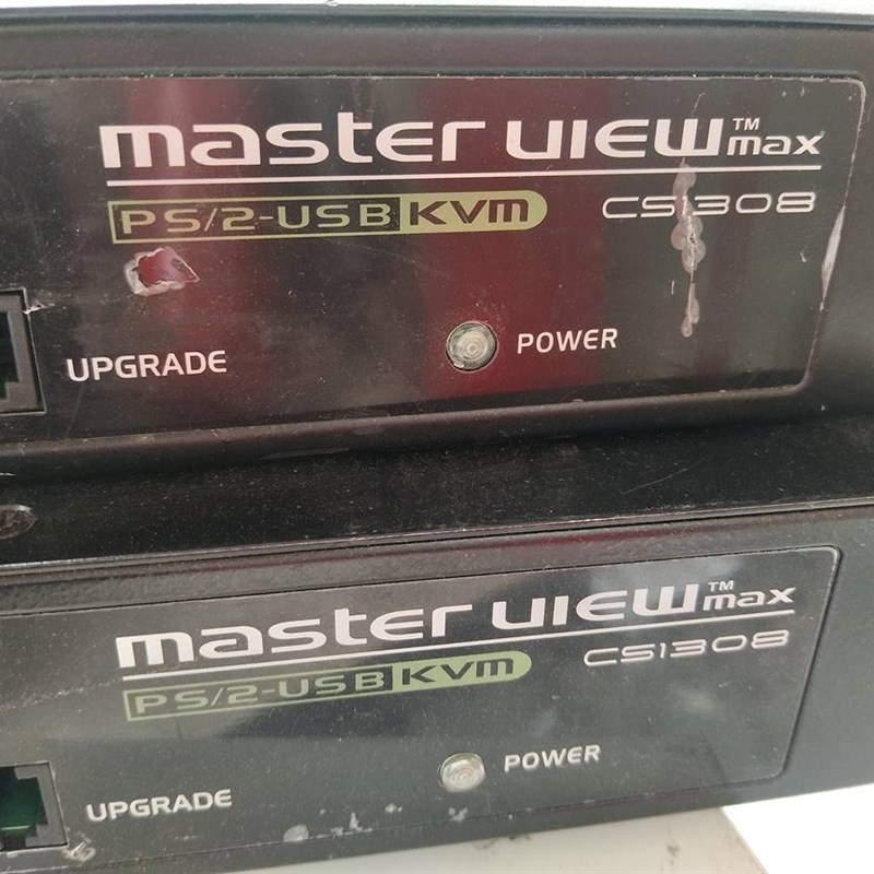 CS13088进1出VGA架式KVtM切换器多切口USB /PS2换器 CS机-1308