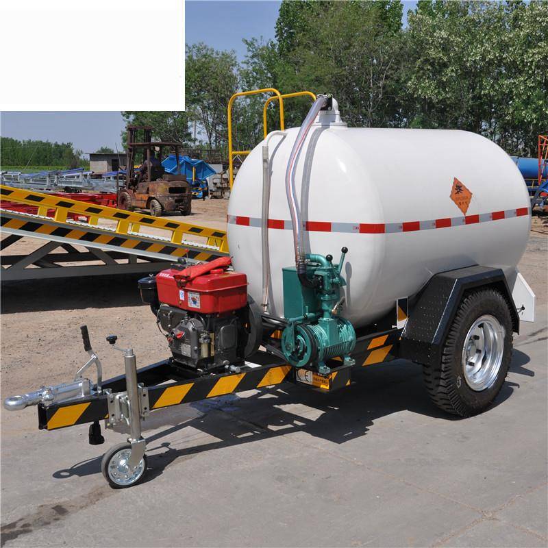 2吨污水罐拖车水罐拖车油罐拖车园林洒水拖车沼渣沼液罐拖车