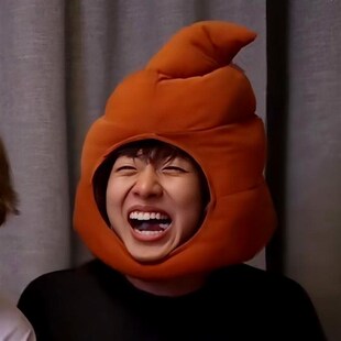 粑粑头套大便帽子恶搞搞笑沙雕网红二次元风绿头鱼面具鱼头怪面罩