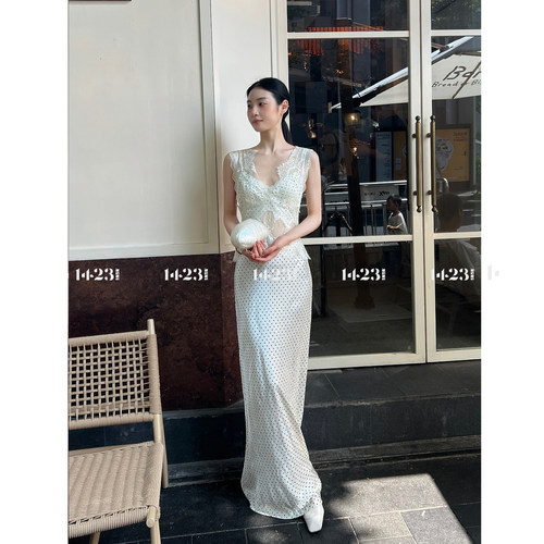 1423【檀波私语】哑光波点蕾丝连衣裙无袖V领修身鱼尾裙氛围感裙