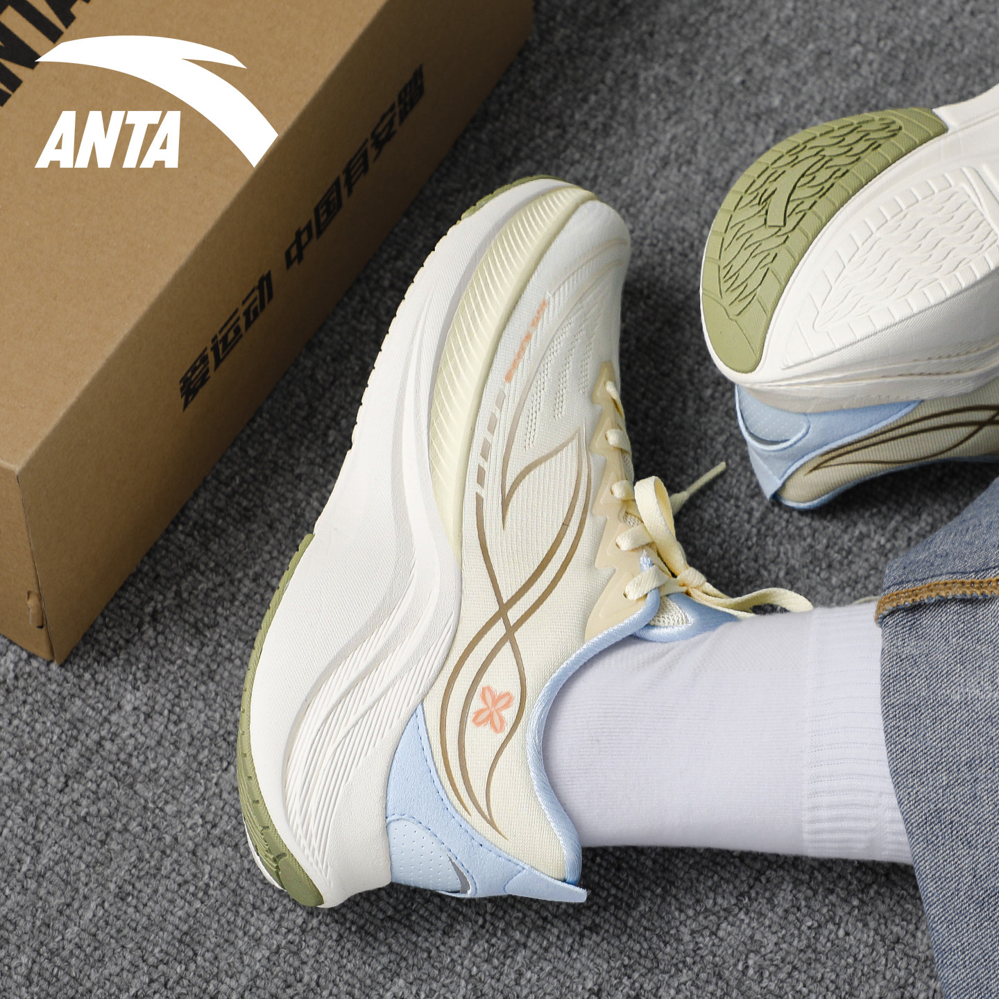 安踏女鞋厚底运动鞋2025秋冬新款中学生休闲鞋女士轻便减震跑步鞋