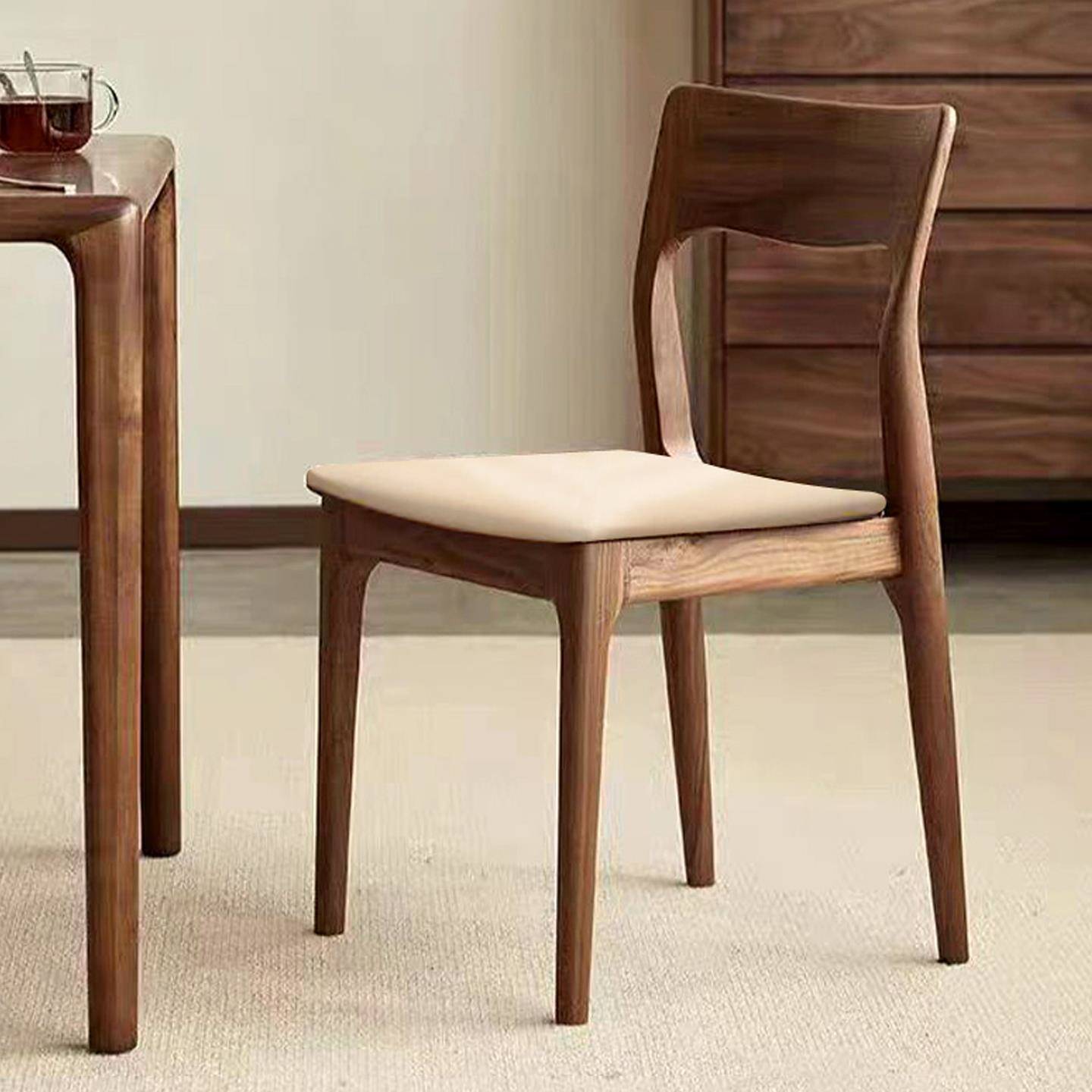 需定制2025新款简约实木餐椅真皮北欧餐厅酒店椅软包靠背椅家用餐