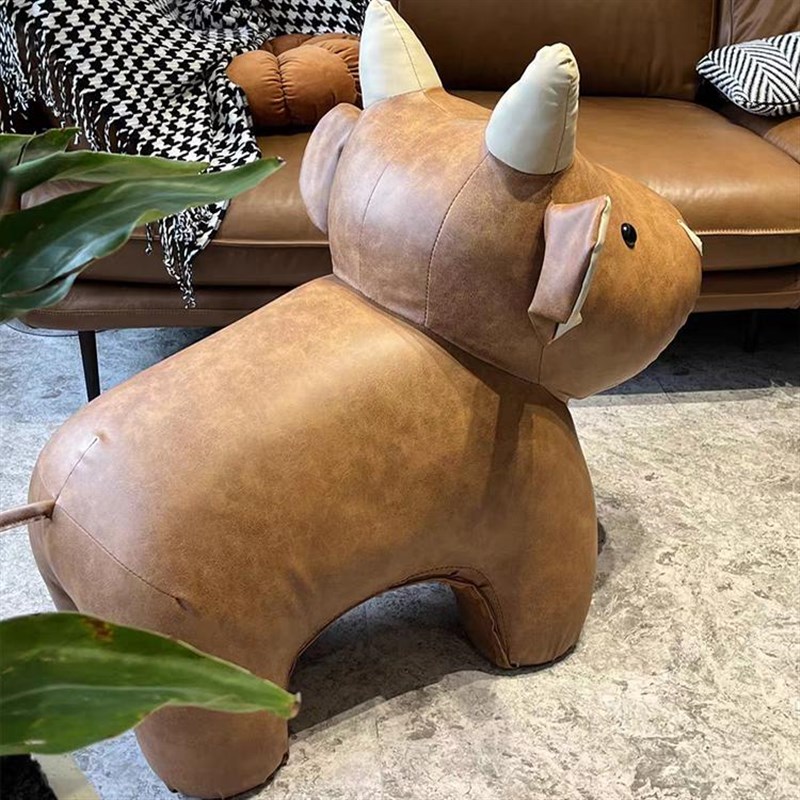 小牛坐凳动物家用卡通换鞋凳沙发脚踏轻奢客厅摆件儿童玩偶矮凳子