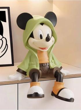 风衣米奇坐姿摆件客厅电视柜装饰入户玄关酒柜高级感小众模型轻奢