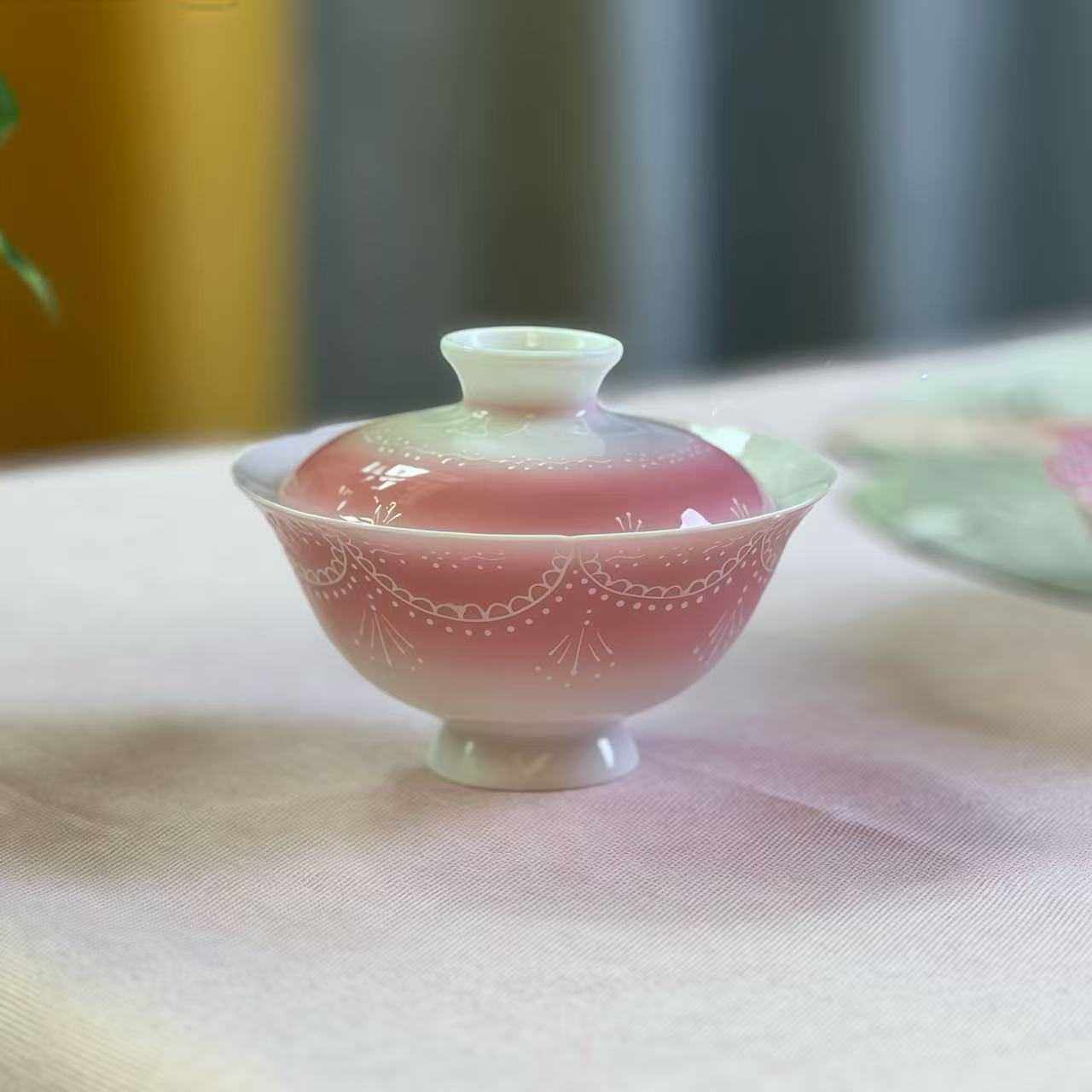 手绘珠帘陶瓷盖碗茶杯高颜值功夫茶具花口粉色泡茶碗手工中式茶盏