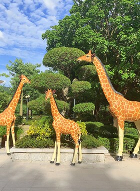 仿真动物长颈鹿摆l件户外大型卡通玻璃钢雕塑幼儿园林景区装饰小