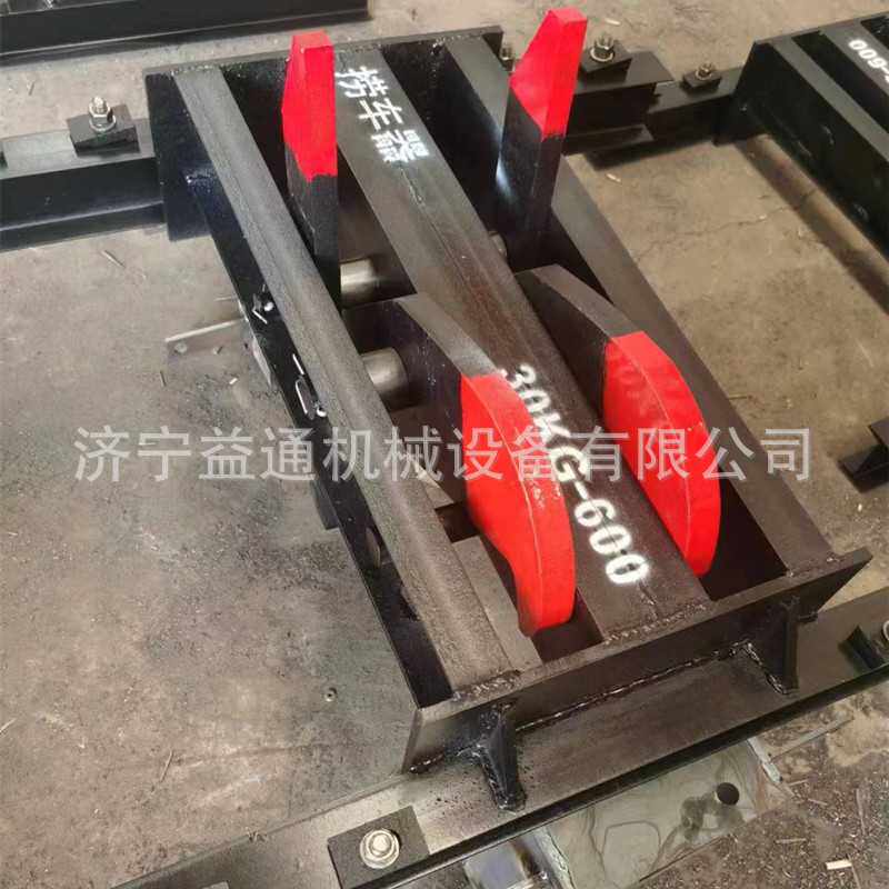 双钩捞车器 30kg600轨距手动捞车器  矿用斜井跑车自动捕车器