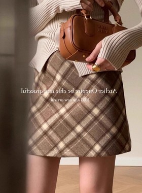 SUNSHINE LION格子半身裙2025秋冬复古格子短裙气质显瘦A字包臀裙