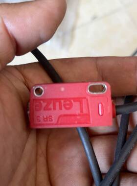 【议价】劳易测激光传感器 HT3CL1/2N，新，功