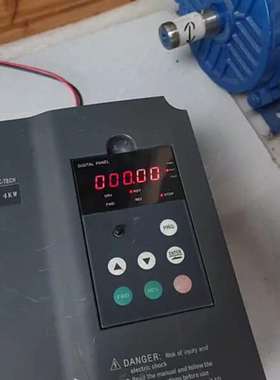 议价众辰变频器4KW，HLC4D0H-3，成色如图，每一