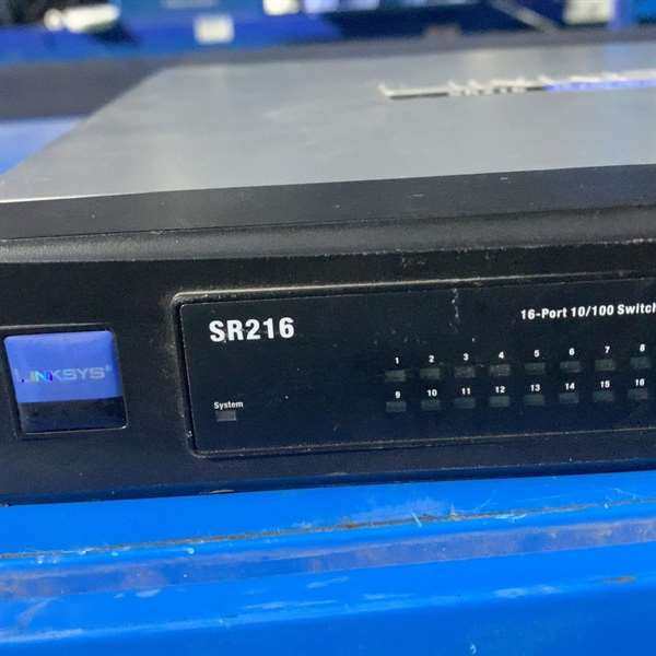 议价思科 16口百兆快速以太网交换机