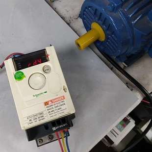 议价施耐德变频器0.75KW 成色如图 ATV12H075M2