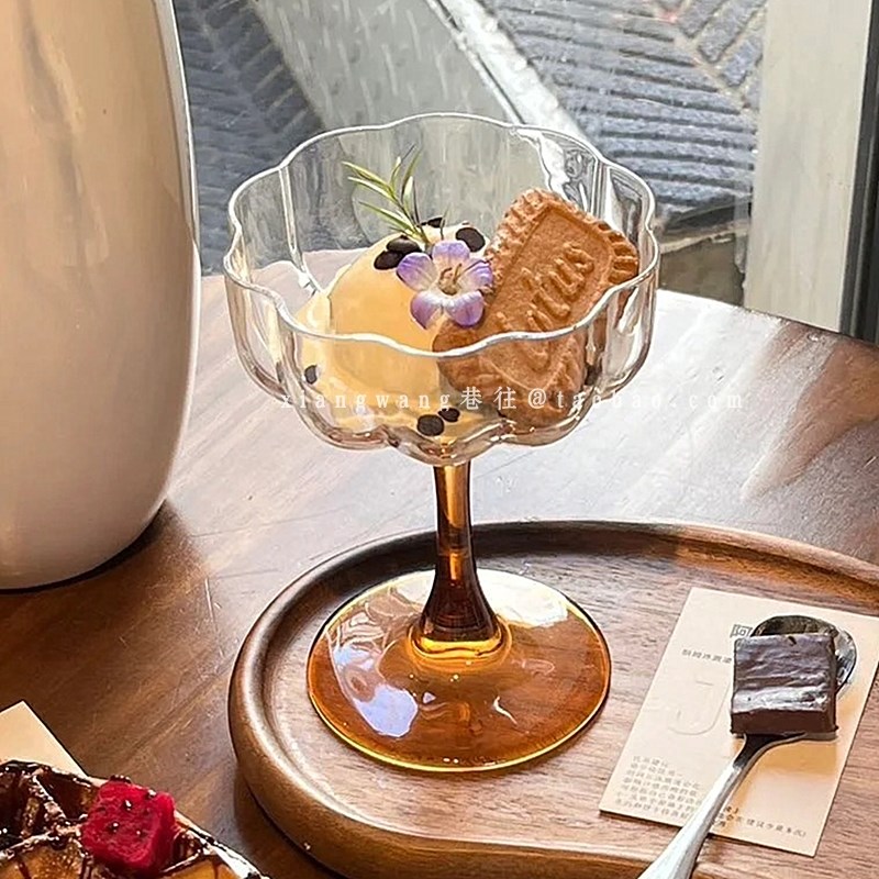 法式花瓣高脚杯小众高颜值起泡香槟杯红酒杯玻璃雪糕杯甜品杯子