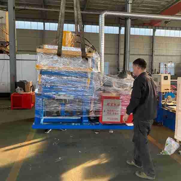 集成吊顶机器一次成型铝扣板设备300*600铝天花吊顶扣板机