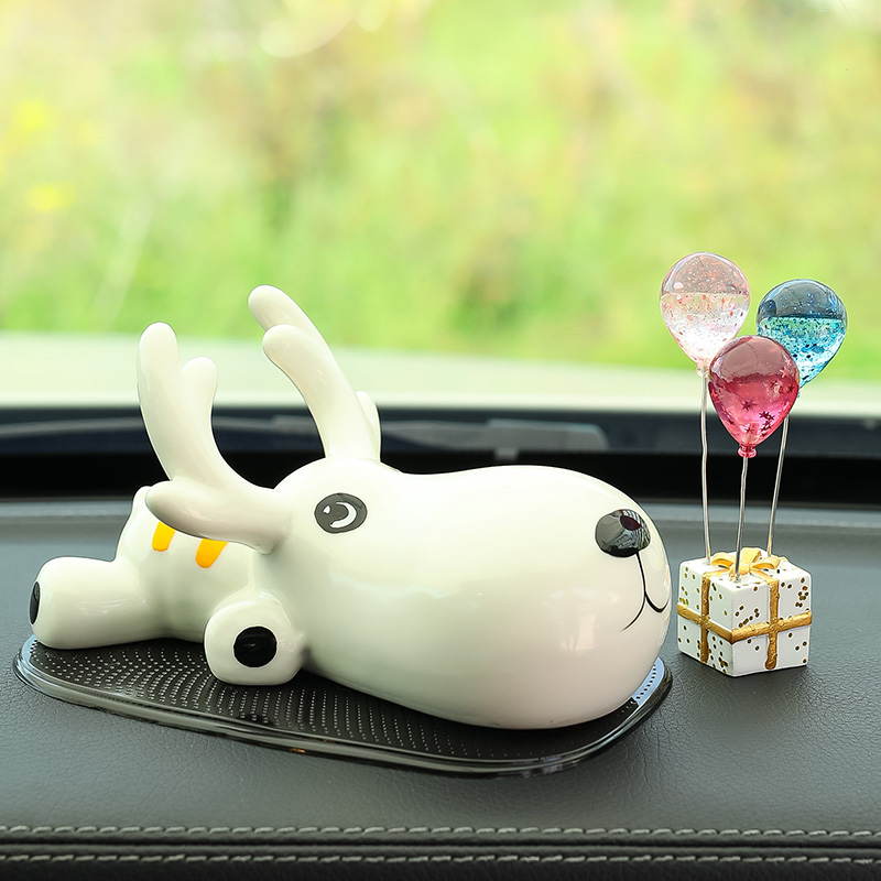 汽车内饰品小摆件装饰用s品大全车载一路平安鹿气球车上中控台高