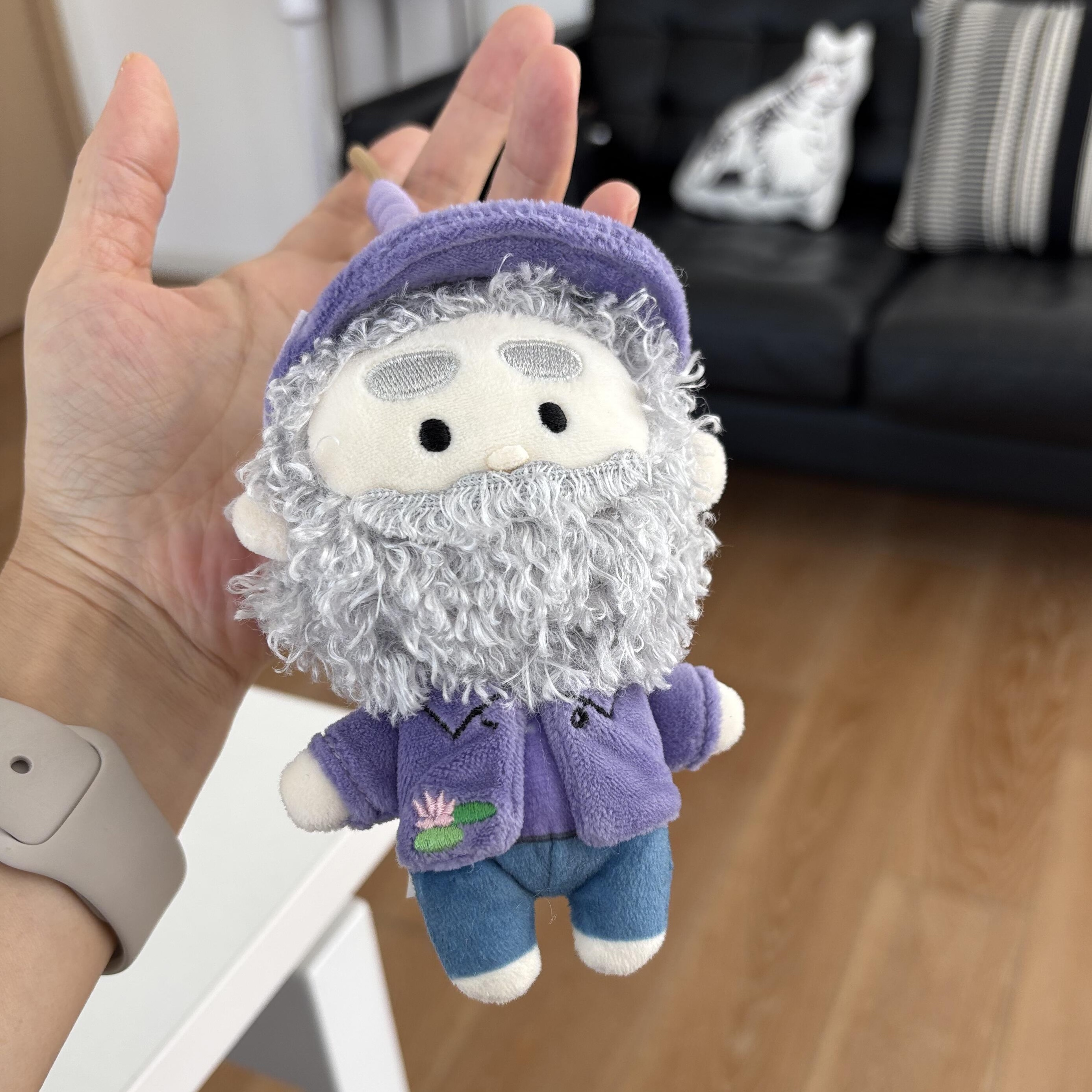 浦东美术馆莫奈戴贝雷帽玩偶