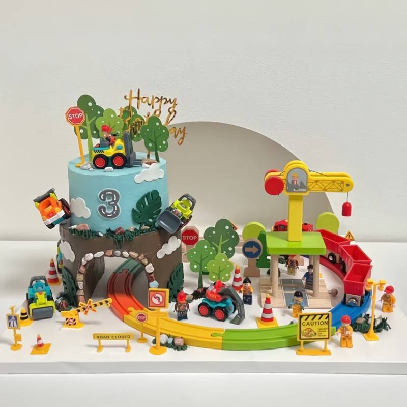 卡通儿童生日彩色火车轨道蛋糕装饰摆件小火车工程队隧道小孩玩具
