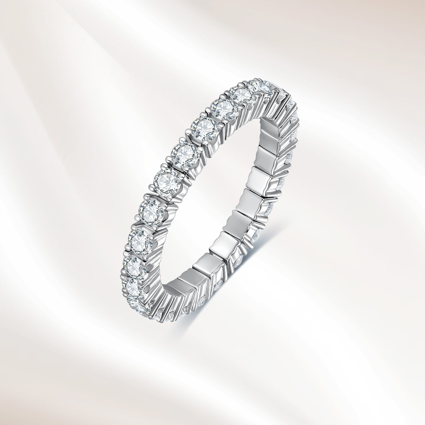 18K金火彩爆闪经典简约弹力排戒