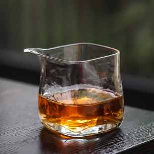 高硼硅玻璃花瓣海棠公道杯耐热透明分茶器家用杯锤纹公杯梅花茶海
