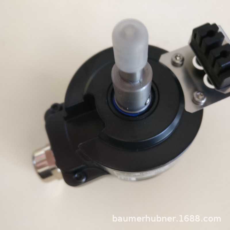 堡盟Baumer IVO绝对值编码器GI355.070C348 - 实物图