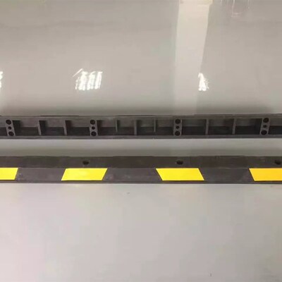 2米橡胶车轮定位器 加厚挡车杆 挡轮杆 2米止退限位器 橡塑防撞杆