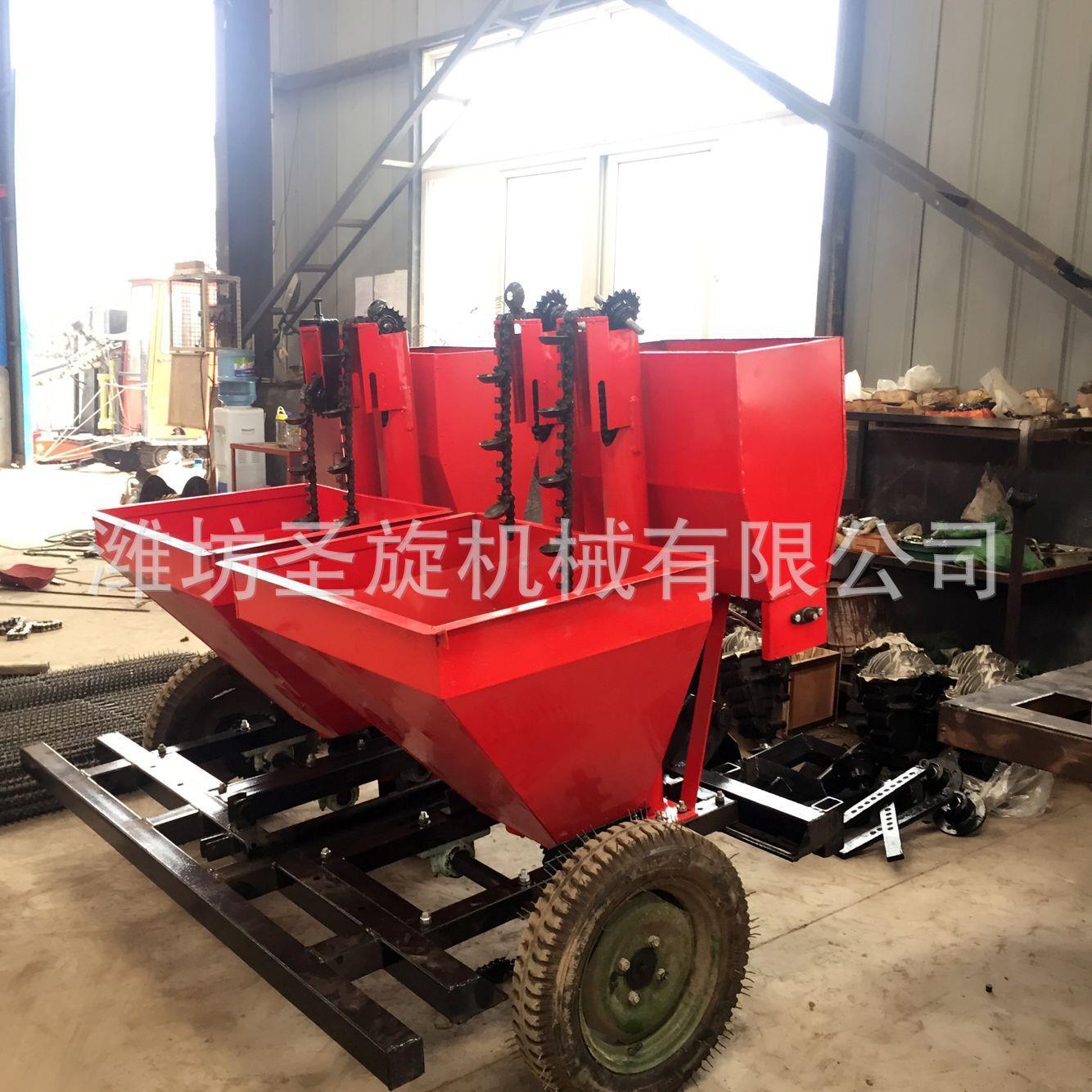 土豆播种机4行土豆播种机大型土豆播种机拖拉机带土豆马铃薯