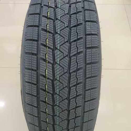 雅途雪地轮胎205 215 225 235 245/50 55 65 60R15R16R17R18R19