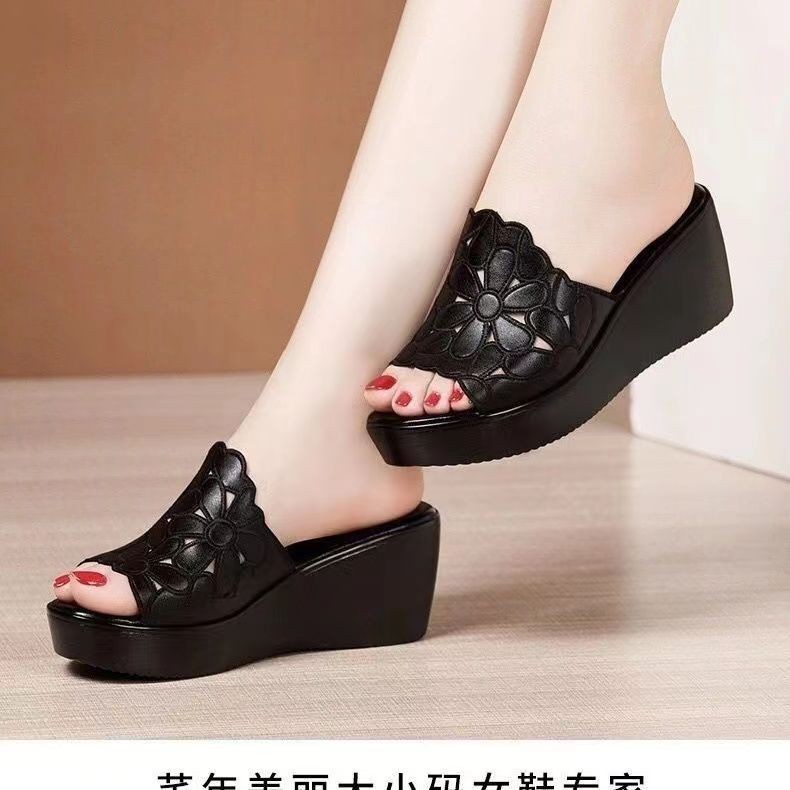 新款夏季百搭女鞋厚底坡跟中跟女拖鞋镂空字型外穿时尚透气凉拖