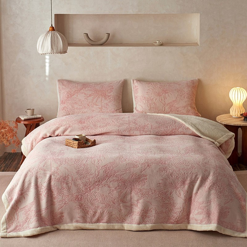 冬季双面用雕花i牛奶绒办公室午睡毛毯加厚暖羊绒沙发空调毯咖灰