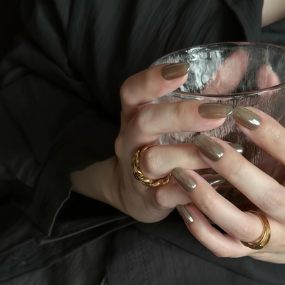 Hailey海莉欧美老钱风裸灰咖极光珍珠粉穿戴甲高级轻奢手工婚甲