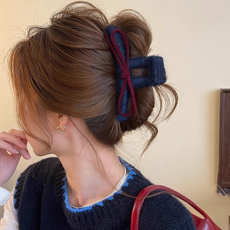 秋冬高级感毛绒蝴蝶结大号鲨鱼夹