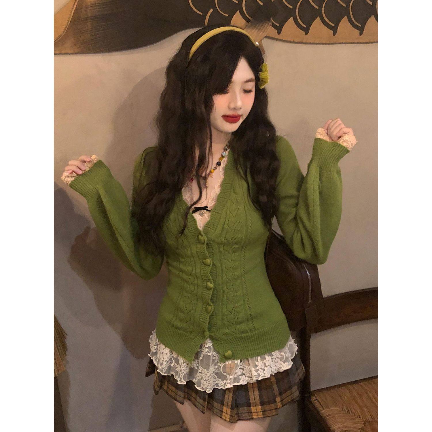 森野百利甜  明亮感叠穿v领爱心扣加厚外套+蕾丝内搭+百褶裙套装,女装/女士精品,时尚套装,淘宝优惠券,粉丝福利购,淘宝优惠卷