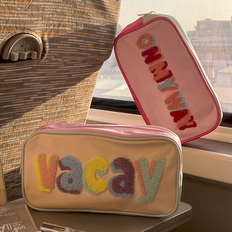 多巴胺色化妆品包防水便携式大容量化妆品包在高看郊游