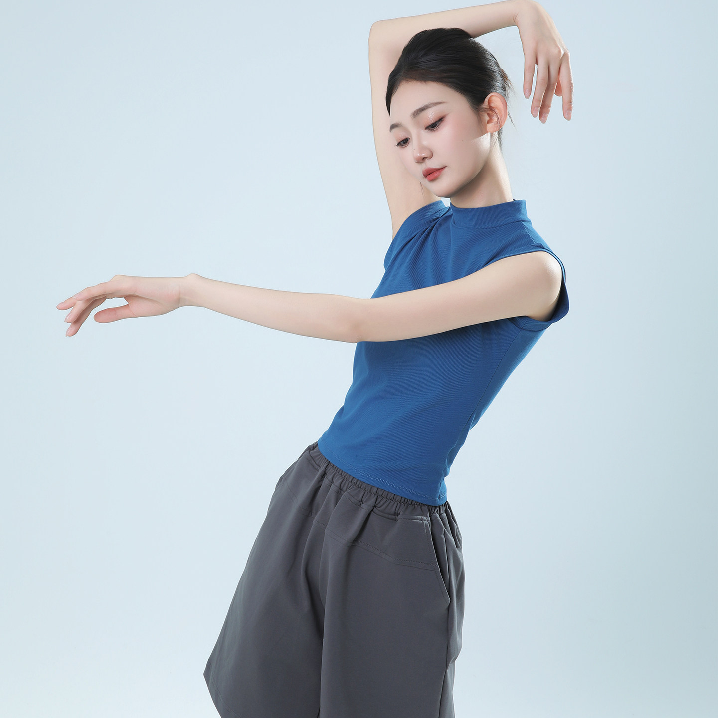 艾舞尔现代舞服无袖背心形体训练服新款高领上衣舞蹈练功服夏季 - 实物图